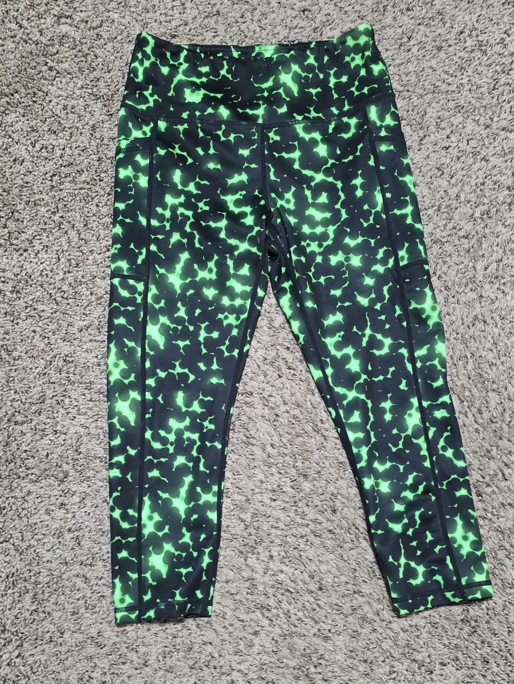 Constantly Vatied Gear - Radioactive Small Capris